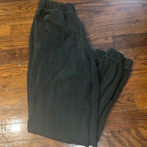 BRANDY MELVILLE SWEATS